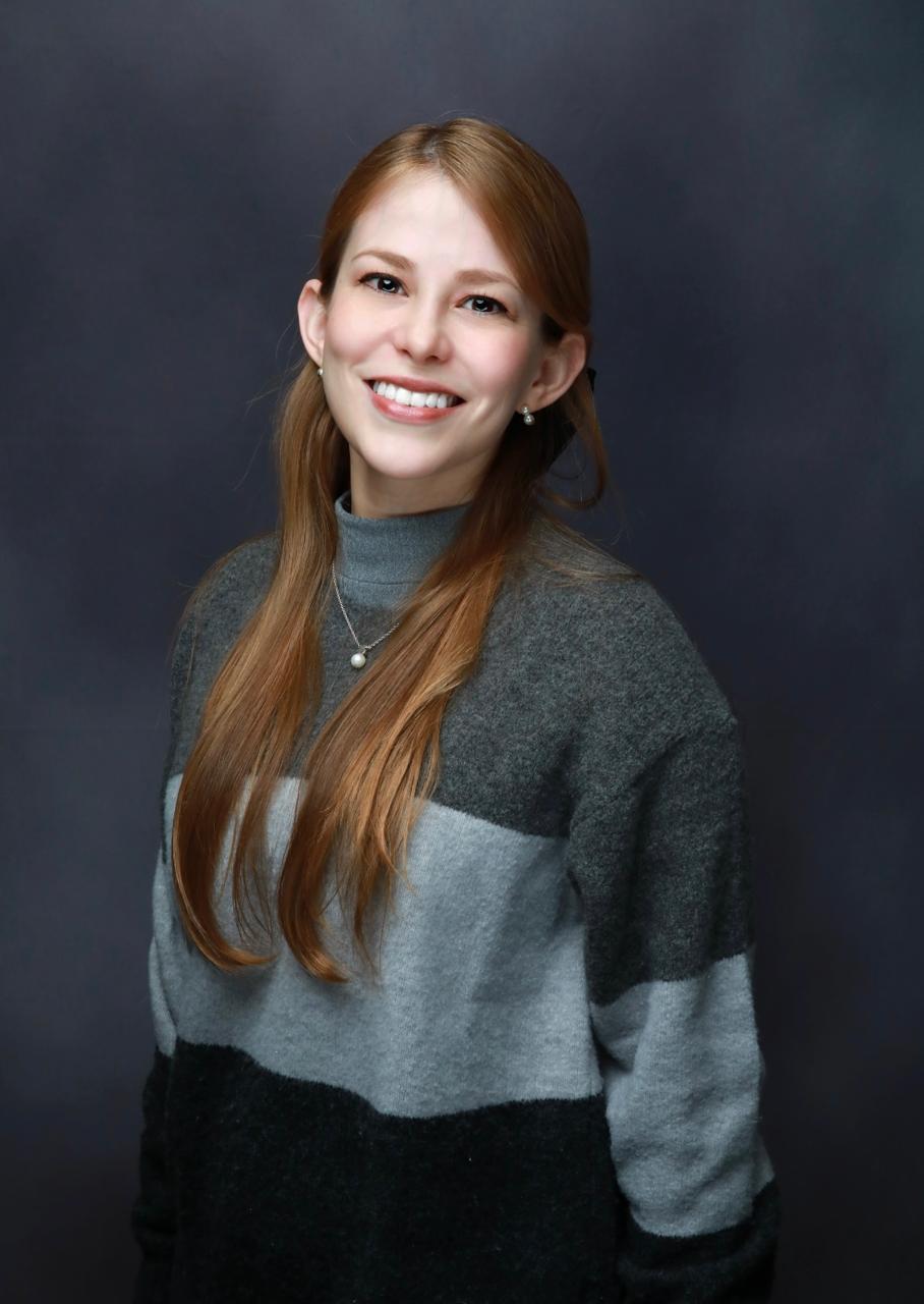 Dra. Fernanda Casual